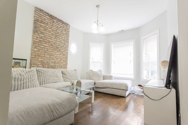 6434 S Eberhart Avenue, Chicago, IL 60637