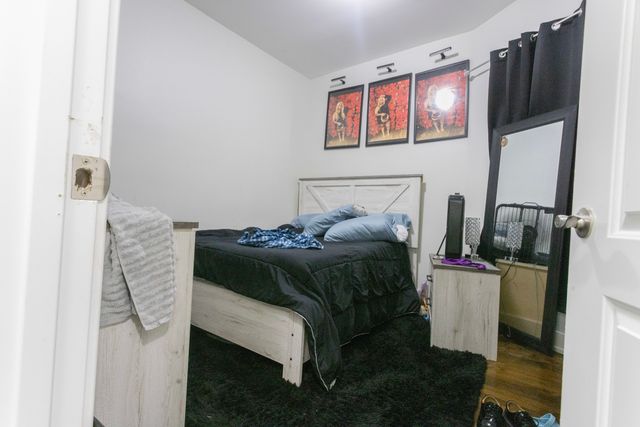 6434 S Eberhart Avenue, Chicago, IL 60637