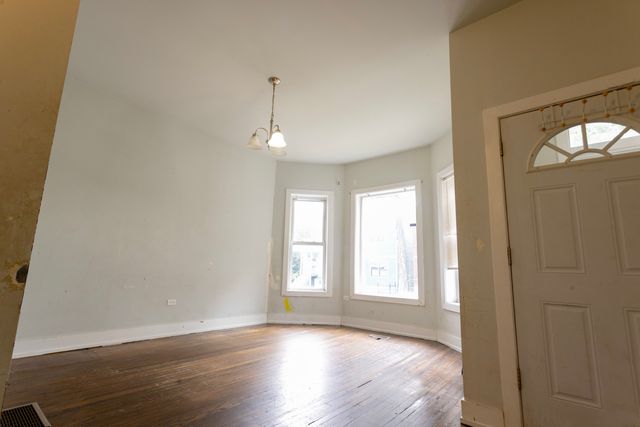 6434 S Eberhart Avenue, Chicago, IL 60637