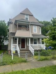 19 Wareham St, Springfield, MA 01108