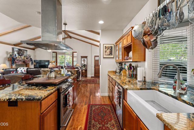 830 SW Bryn Court, Grants Pass, OR 97527