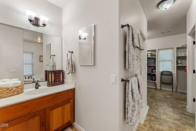 830 SW Bryn Court, Grants Pass, OR 97527
