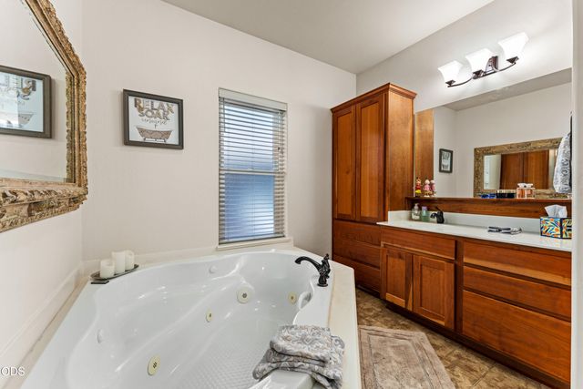 830 SW Bryn Court, Grants Pass, OR 97527