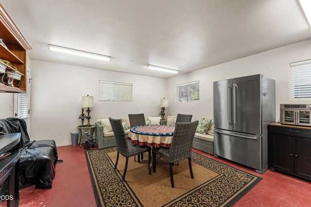 830 SW Bryn Court, Grants Pass, OR 97527