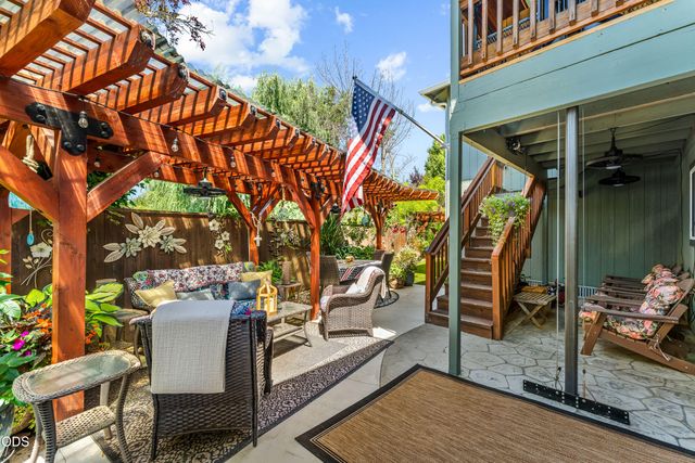 830 SW Bryn Court, Grants Pass, OR 97527