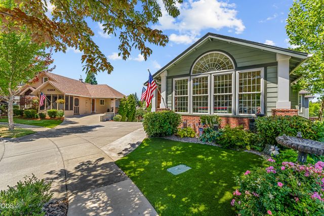 830 SW Bryn Court, Grants Pass, OR 97527