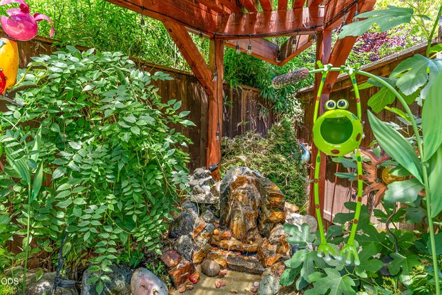 830 SW Bryn Court, Grants Pass, OR 97527