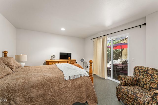830 SW Bryn Court, Grants Pass, OR 97527