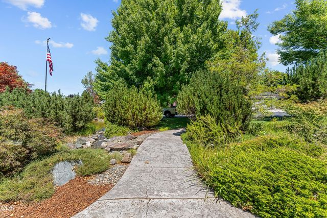 830 SW Bryn Court, Grants Pass, OR 97527