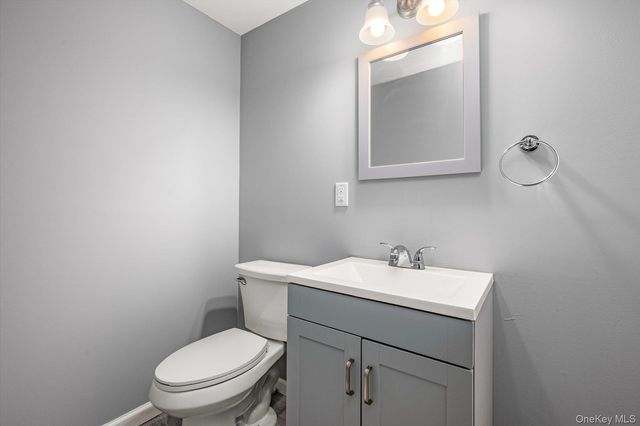 93 Garfield Boulevard 93, Farmingdale, NY 11735