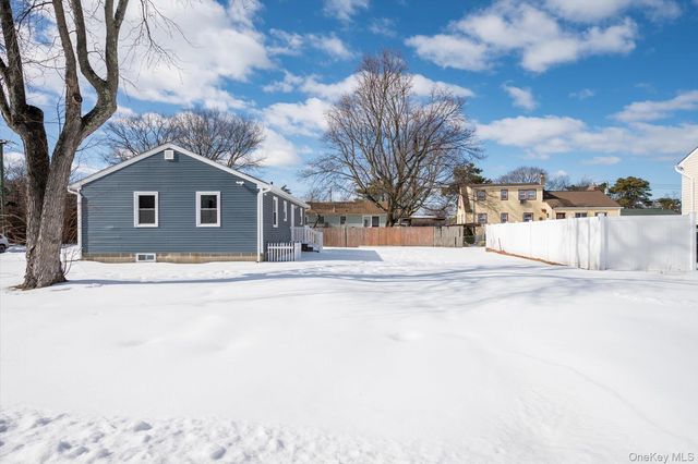 93 Garfield Boulevard 93, Farmingdale, NY 11735