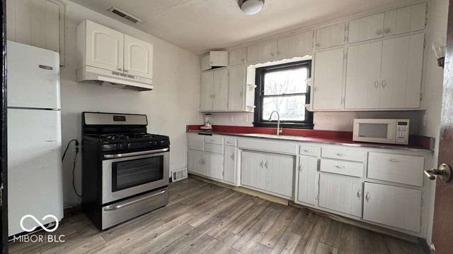 2234 Fairview Street, Anderson, IN 46016