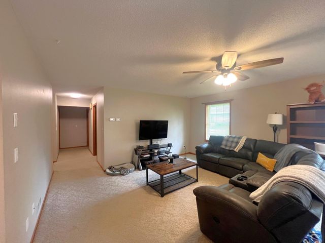 161 Hillcrest Avenue, Spicer, MN 56288