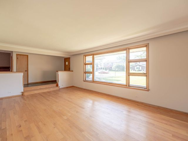 6052 W 128th Street, Palos Heights, IL 60463