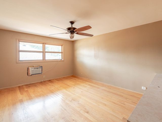 6052 W 128th Street, Palos Heights, IL 60463