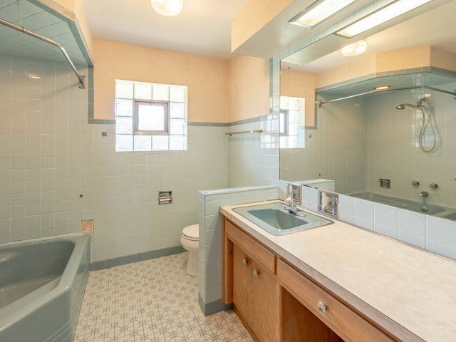 6052 W 128th Street, Palos Heights, IL 60463