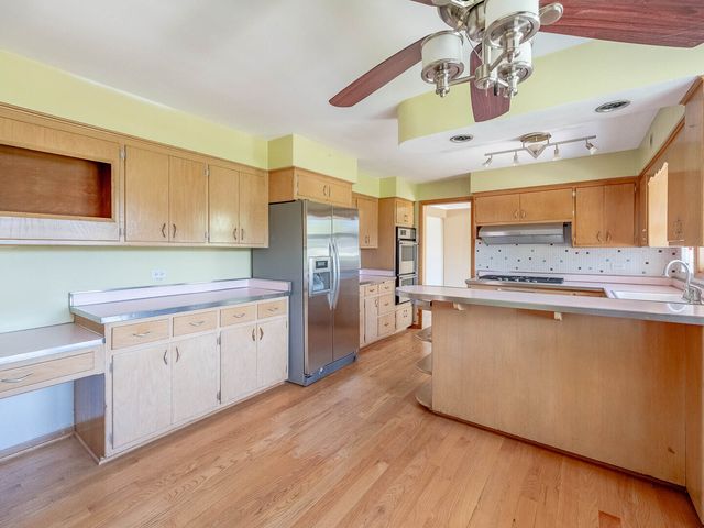 6052 W 128th Street, Palos Heights, IL 60463