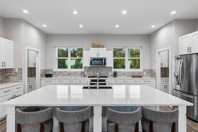 16323 Lake LOOP, Austin, TX 78734