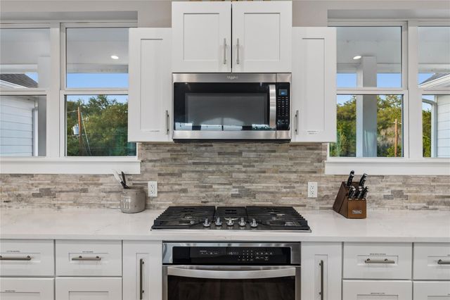 16323 Lake LOOP, Austin, TX 78734