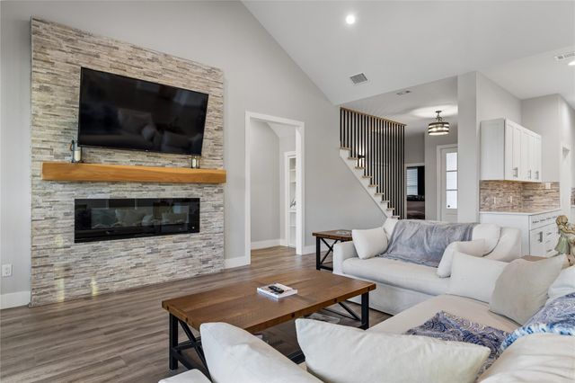 16323 Lake LOOP, Austin, TX 78734