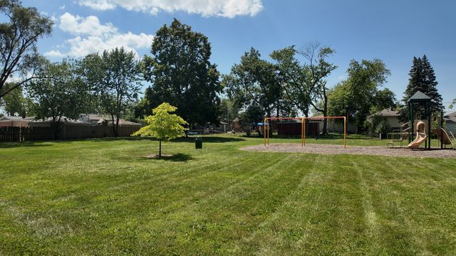 15444 State Street, South Holland, IL 60473