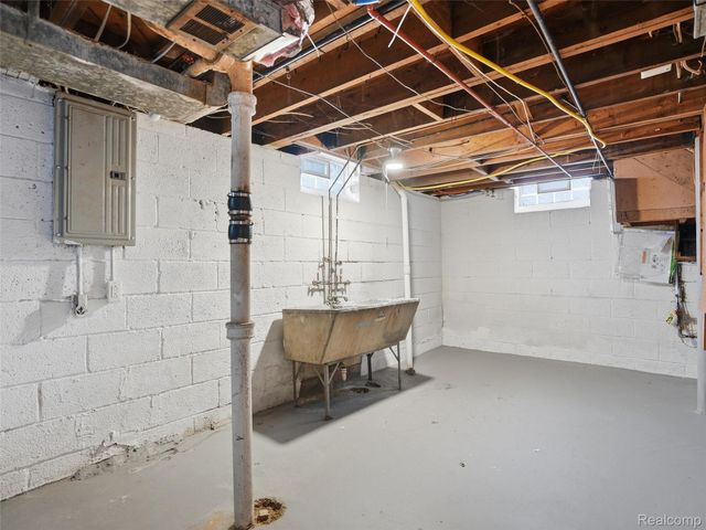 18686 Brady, Redford Charter Township, MI 48240