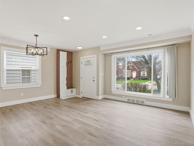 18686 Brady, Redford Charter Township, MI 48240