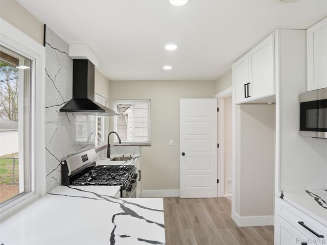 18686 Brady, Redford Charter Township, MI 48240