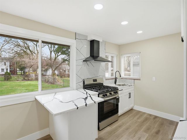 18686 Brady, Redford Charter Township, MI 48240