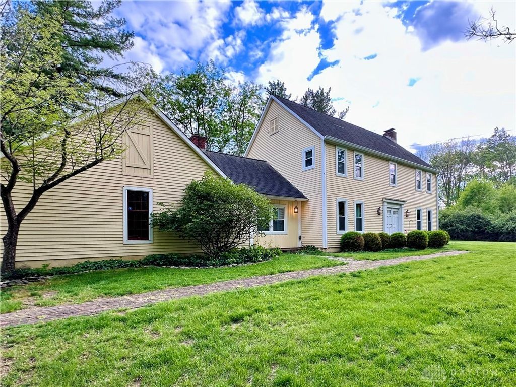 3975 Conference Road, Sugarcreek Twp, OH 45305