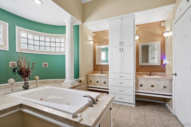 524 S 67th Street, Broken Arrow, OK 74014