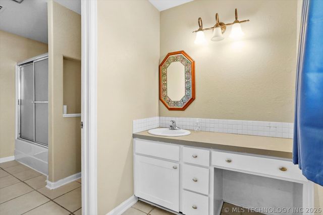 524 S 67th Street, Broken Arrow, OK 74014