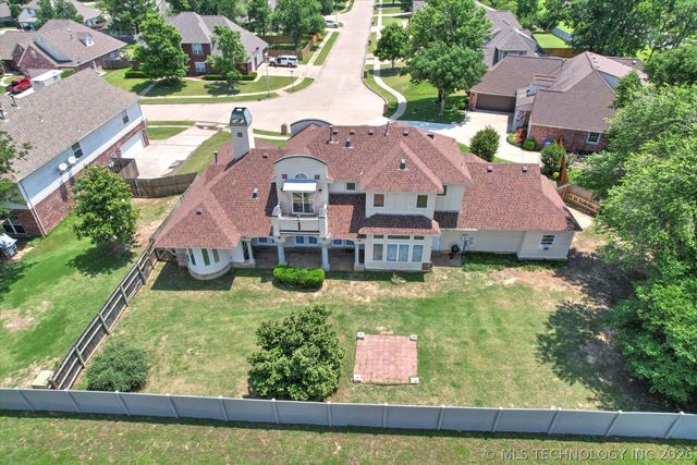 524 S 67th Street, Broken Arrow, OK 74014