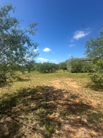 825 County Road 640, Hondo, TX 78861