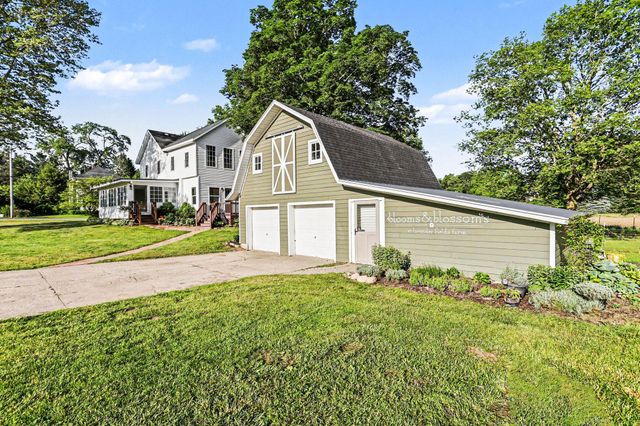 2175 E Hinchman Road, Berrien Springs, MI 49103