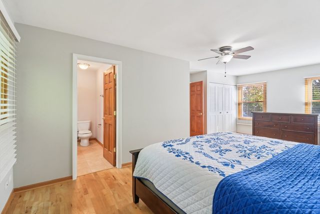 210 E Lakeside Drive, Vernon Hills, IL 60061