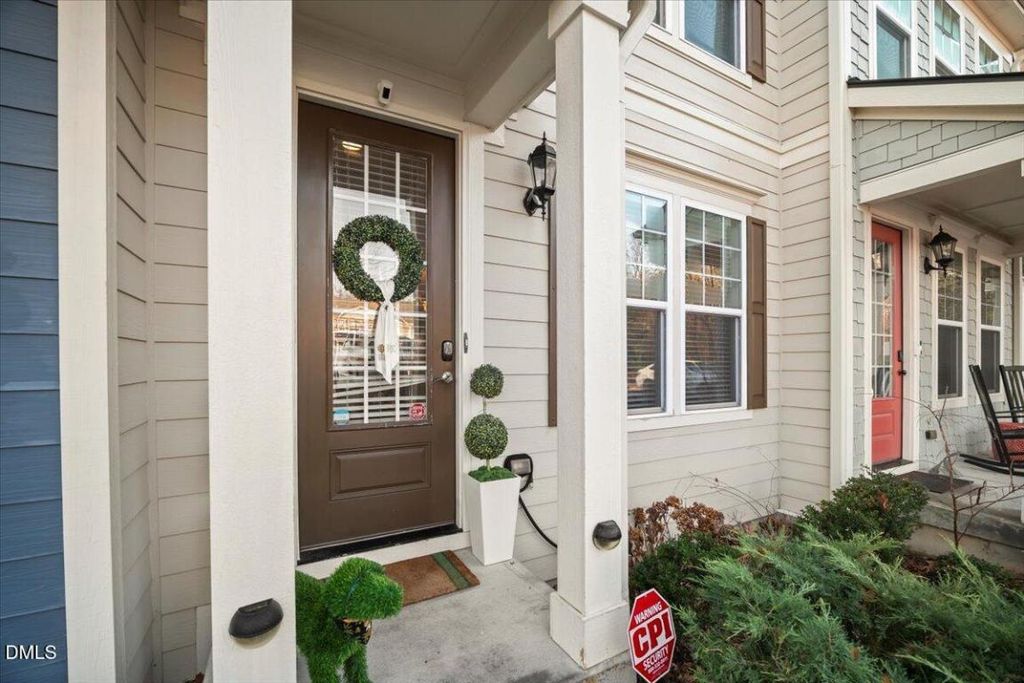 2806 Bedford Green Drive 102, Raleigh, NC 27604