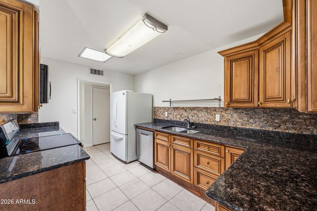 12422 N Cherry Hills Drive E, Sun City, AZ 85351