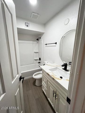 2115 W BELMONT Avenue 4, Phoenix, AZ 85021