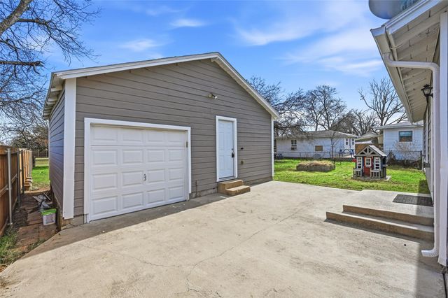 418 Russell Street, White Settlement, TX 76108