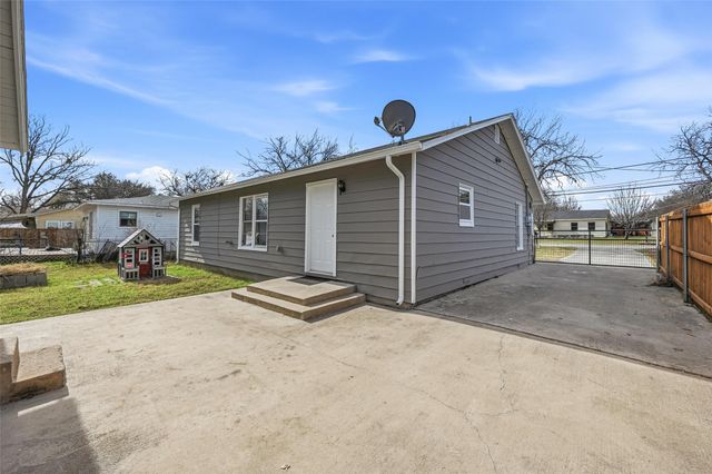 418 Russell Street, White Settlement, TX 76108