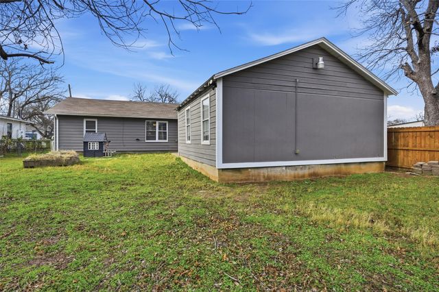 418 Russell Street, White Settlement, TX 76108