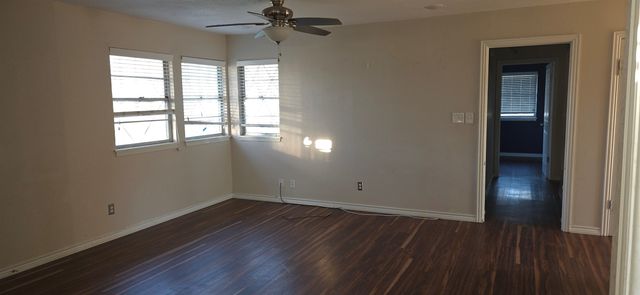 1423 Rolling Hills Drive, Graham, TX 76450