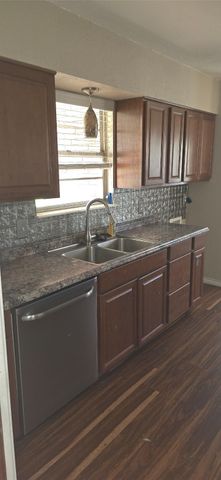 1423 Rolling Hills Drive, Graham, TX 76450