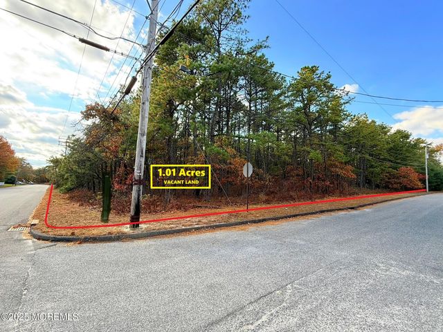 1901 Chilvers Avenue, Whiting, NJ 08759