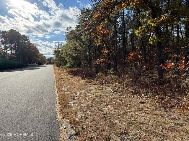 1901 Chilvers Avenue, Whiting, NJ 08759