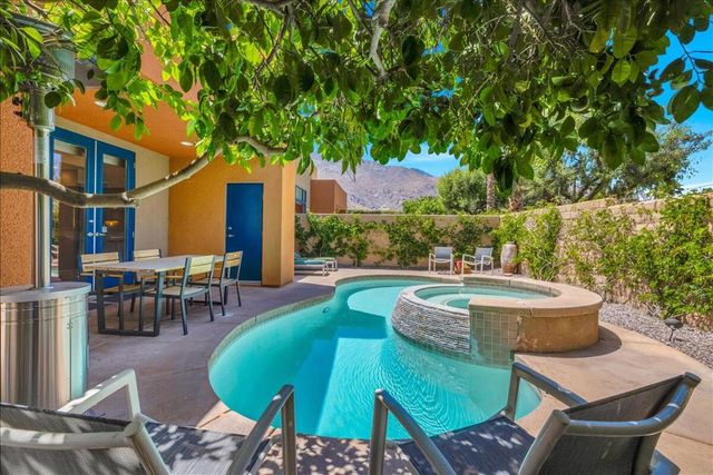 922 Alejo Vista, Palm Springs, CA 92262