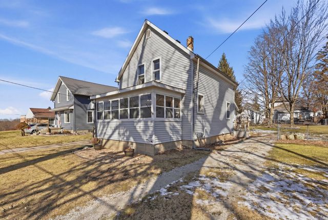 614 E Washington Street, Ionia, MI 48846