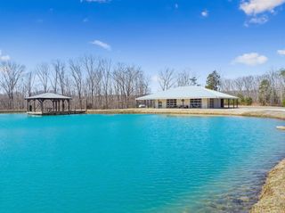 1273 Craggie Hope Rd, Kingston Springs, TN 37082