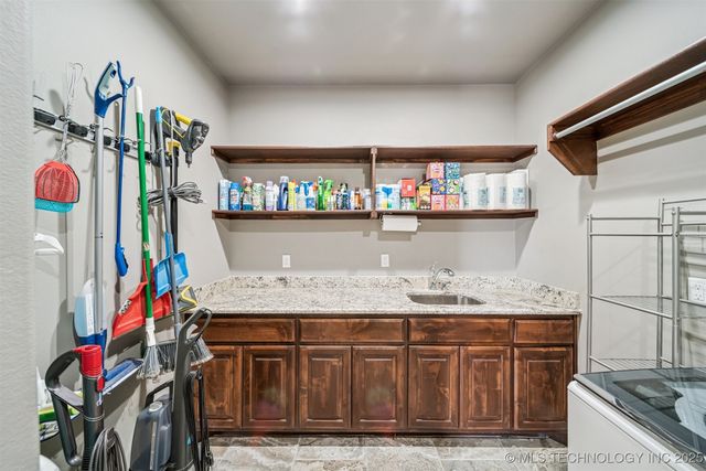 26110 E 115th Court, Coweta, OK 74429